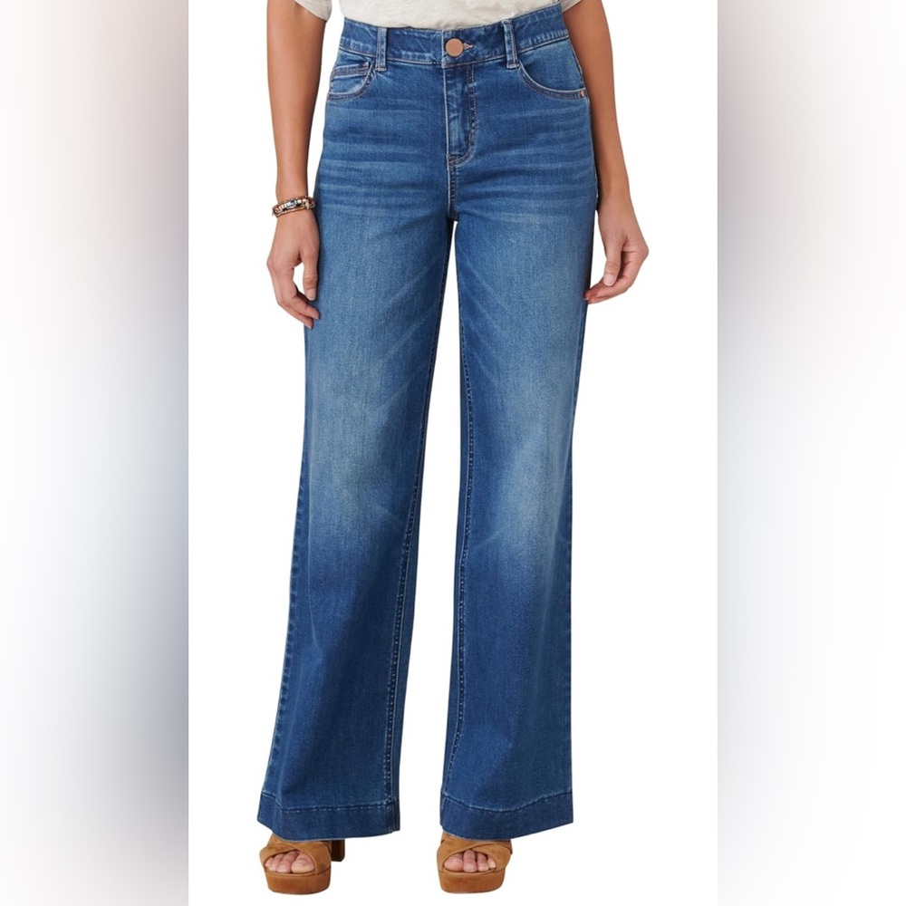 Democracy Women's Wide Leg Flare Jeans in Medium Blue